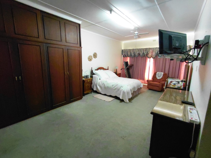 4 Bedroom Property for Sale in Wilgenhof Free State
